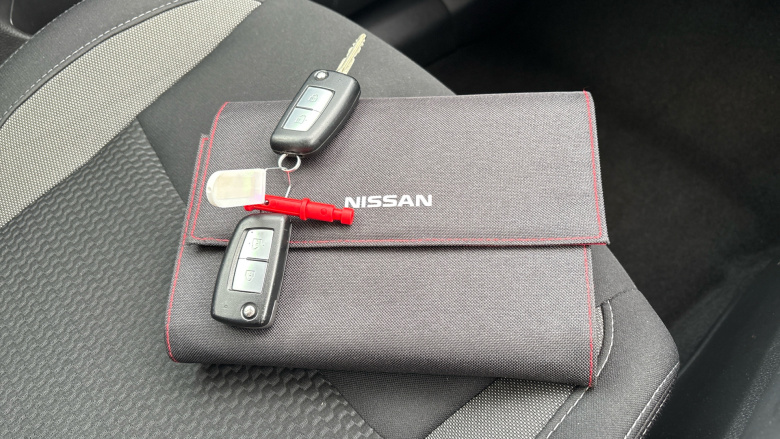 Nissan Qashqai 1.3 DiG-T Acenta Premium 5dr Petrol Hatchback